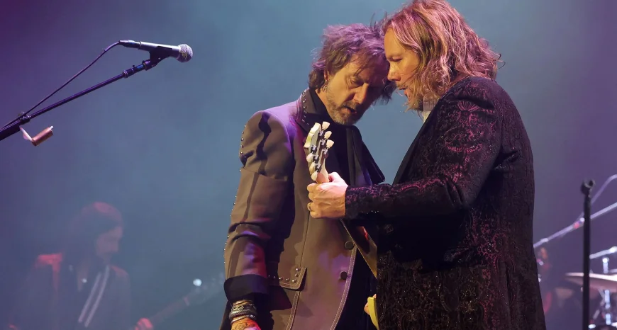 Rich Robinson says Sirius Xm Canada set A Pound of Feathers in 10 days