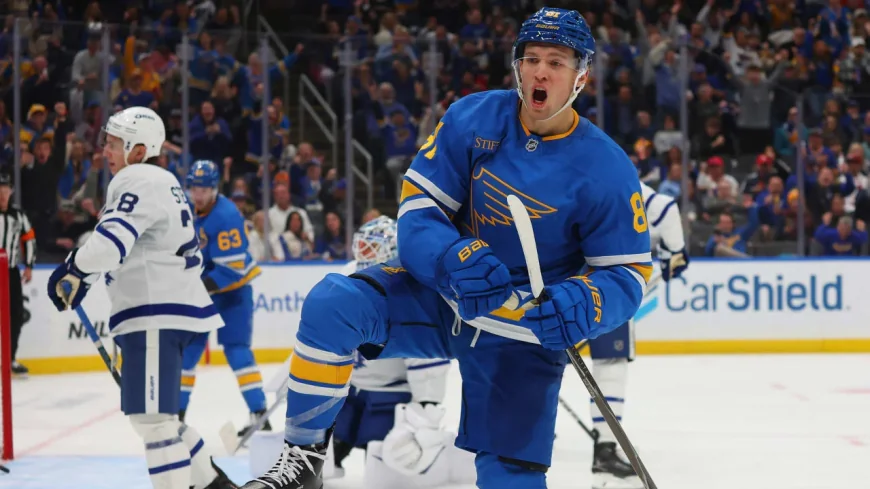 Dylan Holloway Wants to Stay With Blues Long Term