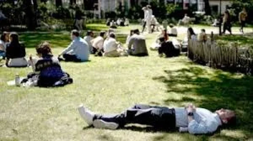 Cold front to cut Uk Weather warmth before bank holiday rain