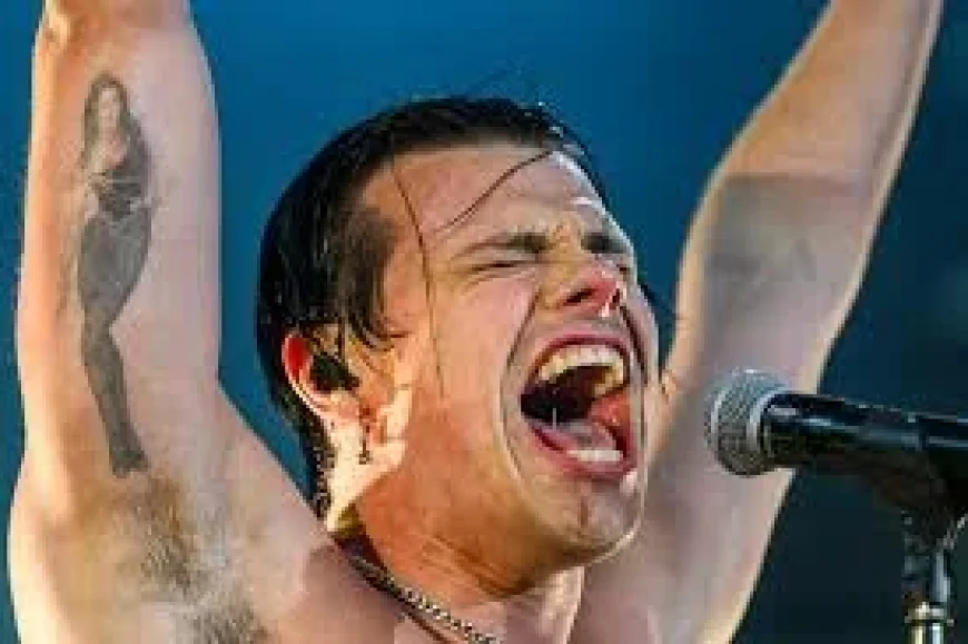 Yungblud Draws 8,000-Plus in 43-Degree Sterling Heights