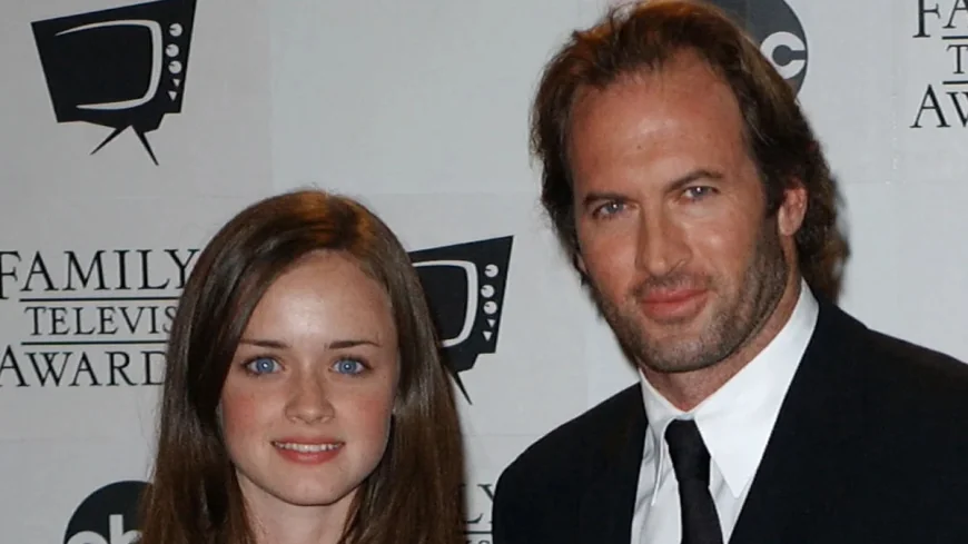 Scott Patterson Says Dean, Jess and Logan Would Cheat on Rory