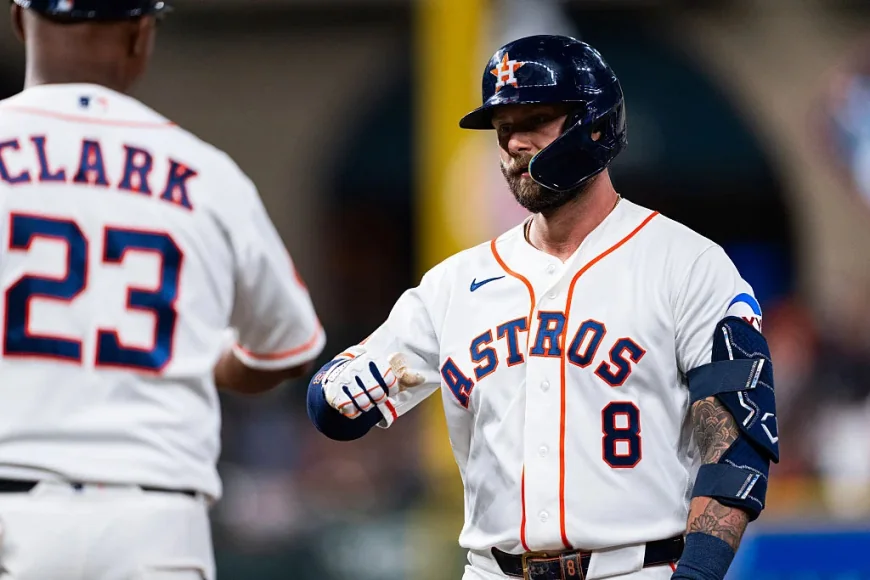 Christian Walker Leaves After 93.3 mph Pitch Hits Head