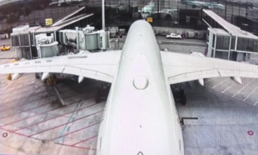 China Eastern Airlines flight hits jet bridge at Shanghai Hongqiao