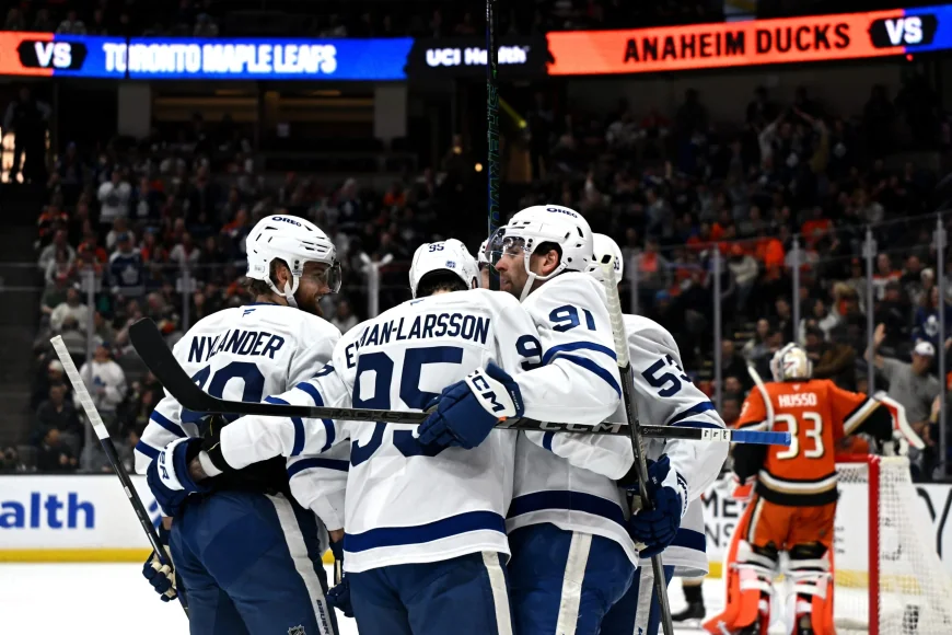 Craig Berube Faces Uncertainty as Maple Leafs Weigh Management Change
