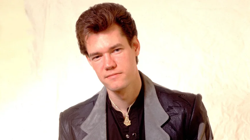 Randy Travis Marks 16 No. 1 Singles With Six Grammy Awards