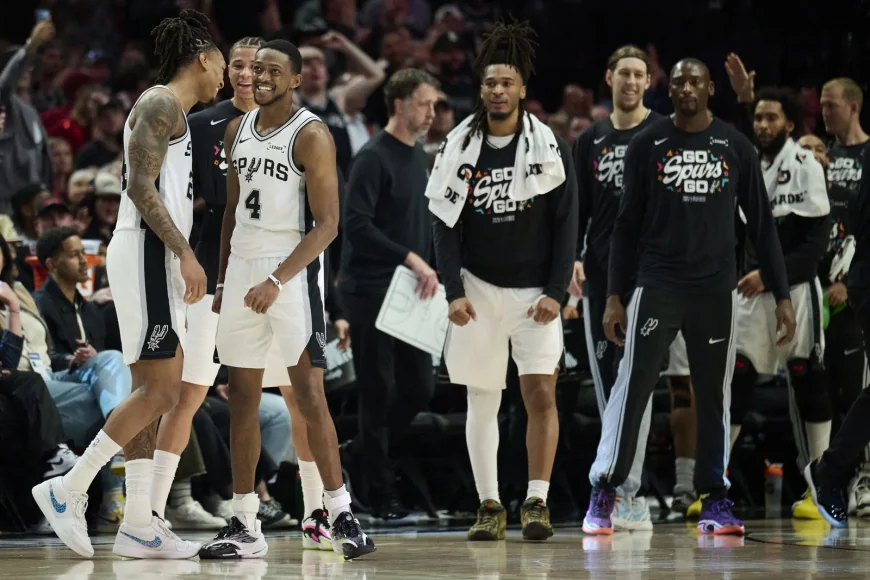 De'aaron Fox Delivers 21 and 9 in 114-95 Series Win