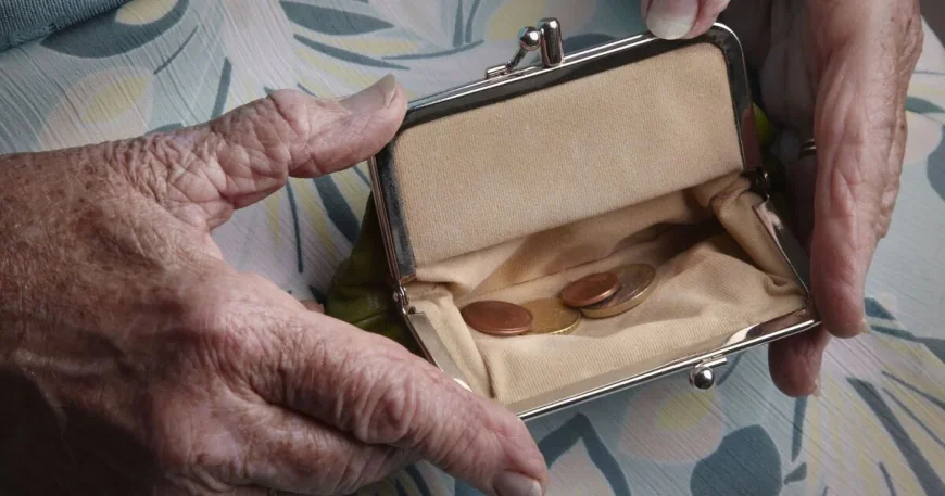 State Pension gap widens £2,932.80 after Uk State Pension Age Increase