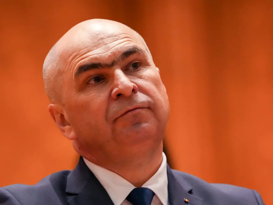 Romanian Government Falls After No-Confidence Vote, Dan Starts Consultations