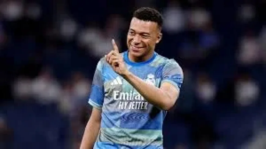 Mbappé defends 1 Cerdeña trip as Ester Expósito enters the frame