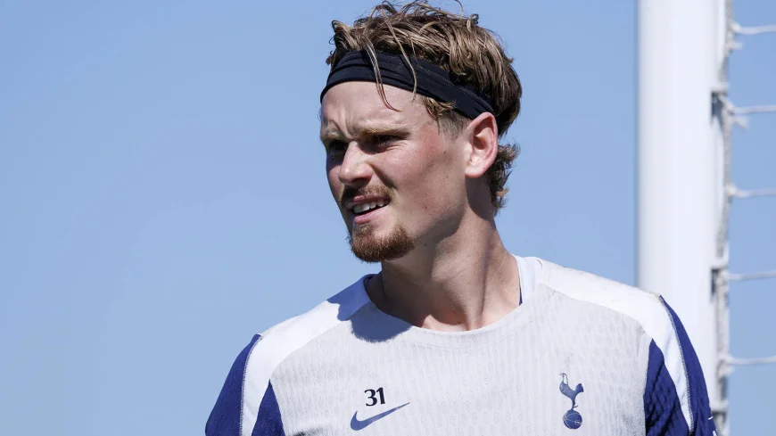 Antonin Kinsky says Tottenham need to escape position after Wolves win — Guglielmo Vicario