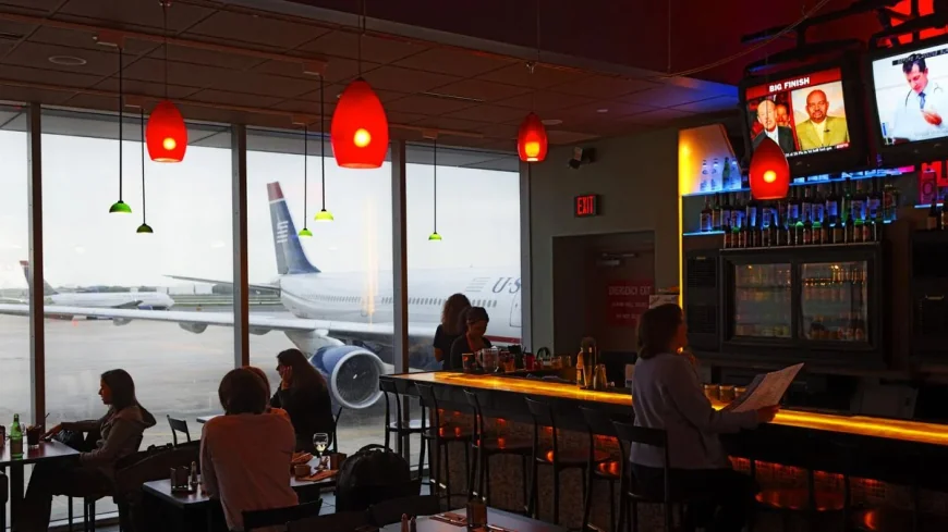 Michael O'leary urges airport bars to ban early morning pints