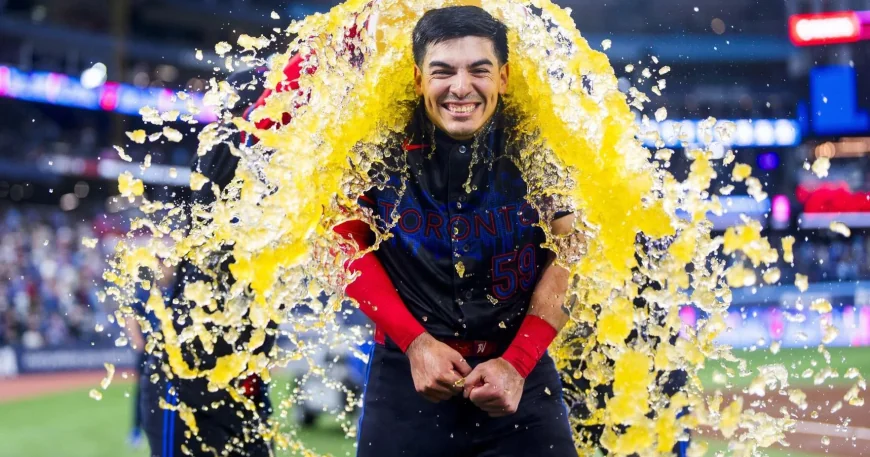 Alejandro Kirk: Brandon Valenzuela launches first MLB homer on April 10