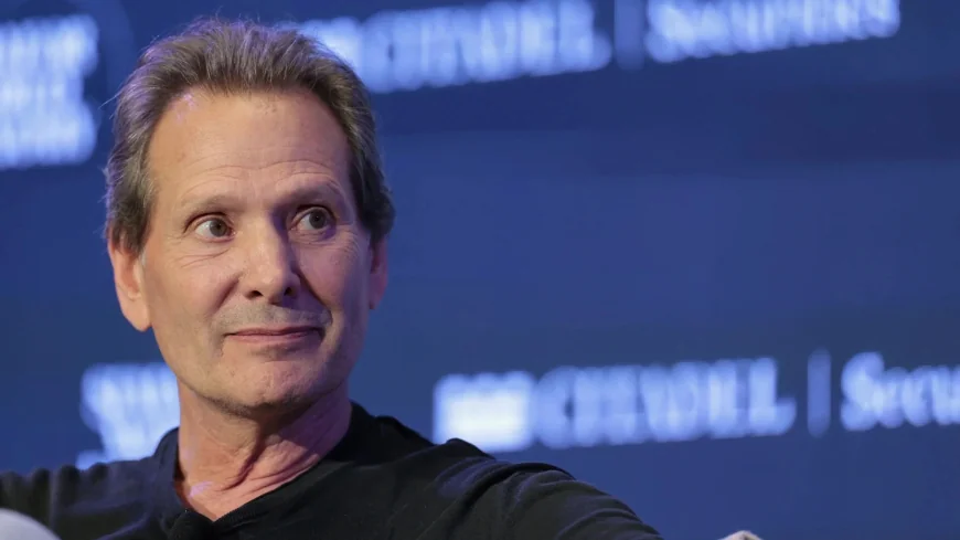 Verizon Ceo Schulman Shifts Away From Free Handsets