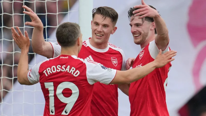 Carragher Says Arsenal Can Win Chaotic Premier League Title at West Ham