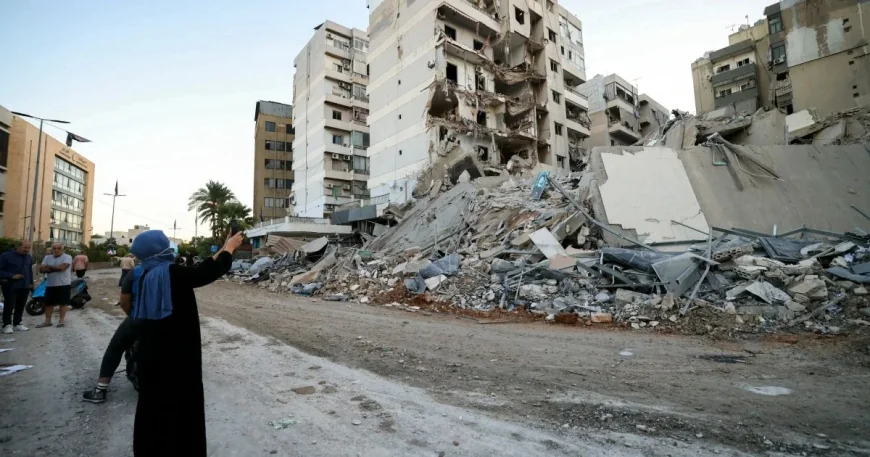 Israel strikes Beirut suburb in 10-minute Lebanon barrage