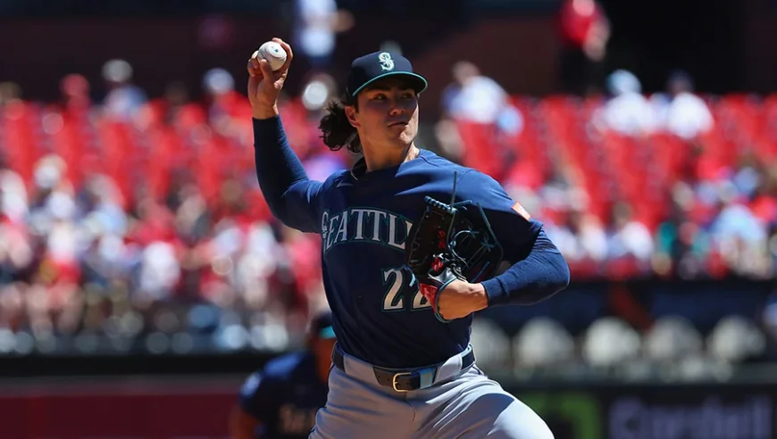 Bryan Woo Allows 6 Runs as Mariners Fall 7-6