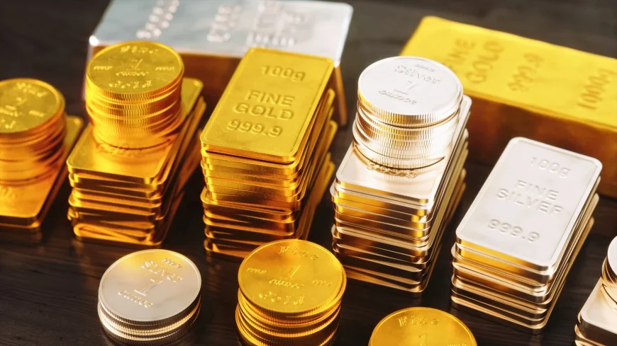 Gold Slips From $5,550 High, Gld Stock Falls