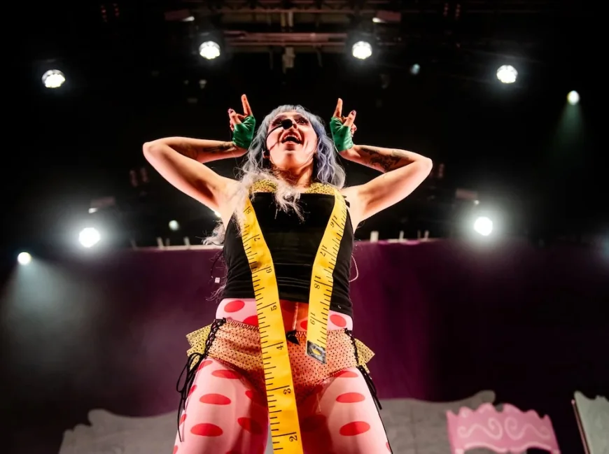 Ashnikko Thrills Packed House at Hard Rock Live Tuesday