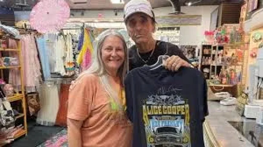 Alice Cooper Draws Edison Mall Crowd After May 5 Fort Myers Show