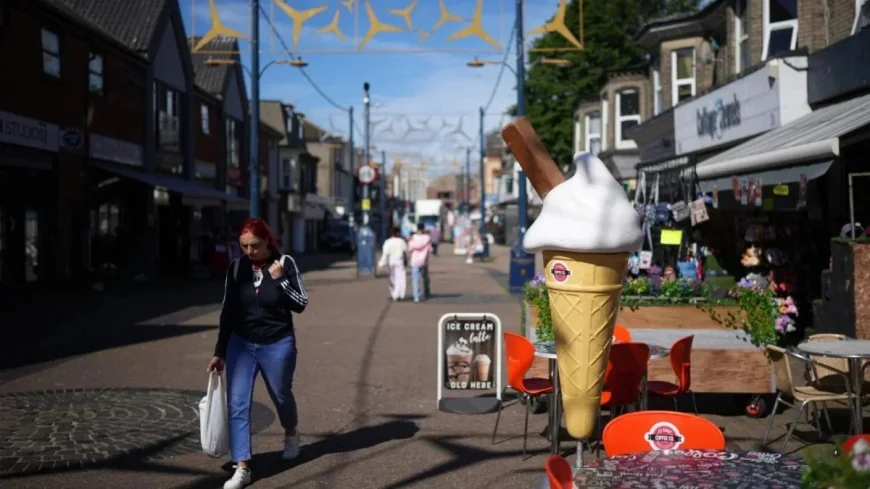 Rupert Lowe Draws 350 to Restore Uk Event in Great Yarmouth