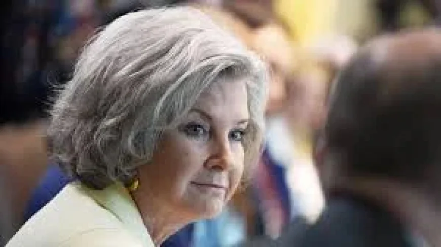 Susie Wiles receives Woman of Valor award with Trump tribute
