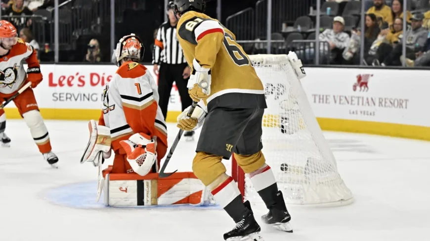 Mark Stone Scores Late PPG in Game 3 for Vegas