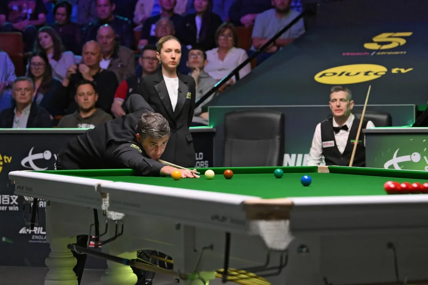 Robert Milkins Beats Igor Figueiredo 4-1 to Reach Semis