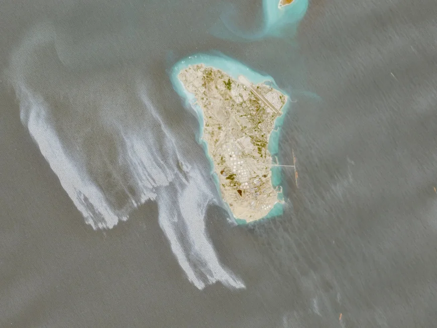 Satellite Images Show Large Persian Gulf Slick West of Kharg Island