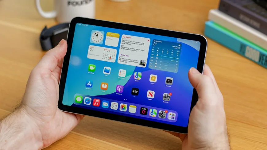 Apple Foldable Iphone Ultra points to 4:3 tablet screen