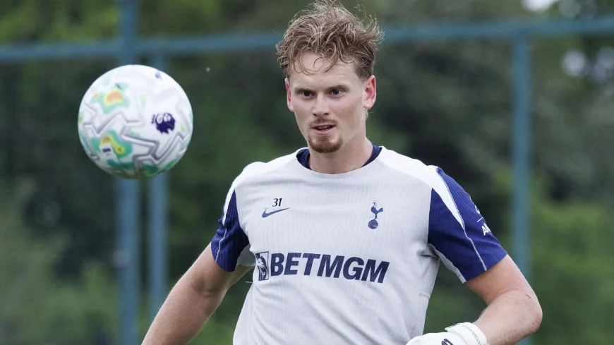 Antonin Kinsky Spurs Tottenham Past Aston Villa 2-1