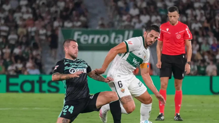 Betis and Elche meet in La Cartuja with survival and Europe at stake — Real Betis - Elche C. F.