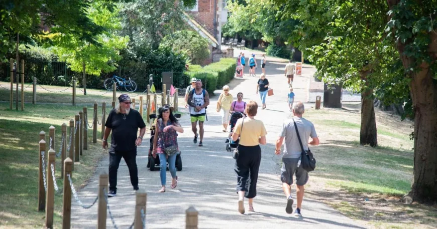 WXCharts Puts Ipswich at 23C in Birmingham Weather mini-heatwave
