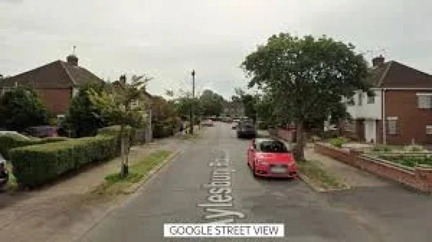 Bedfordshire Police shoot man dead after Bedford standoff