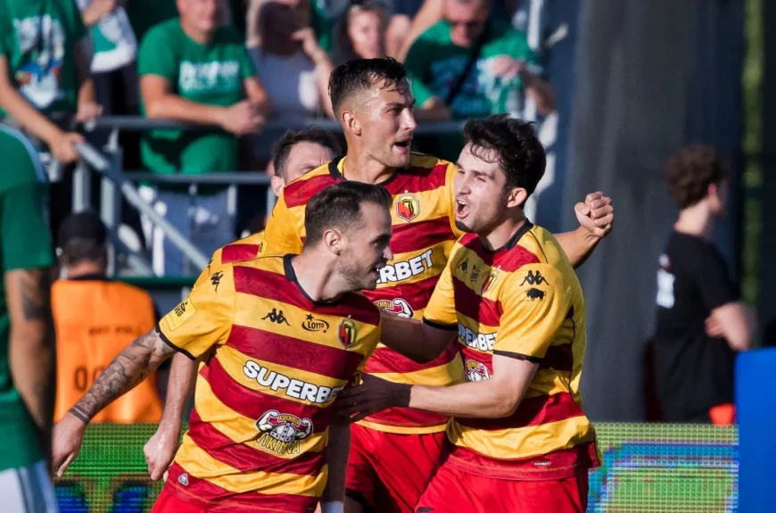 Raków Częstochowa – Jagiellonia Białystok o 20:30 w zaległym meczu