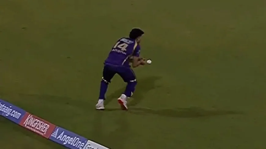 Vaibhav Arora Drops Sitter After 92-Run Padikkal-Kohli Stand