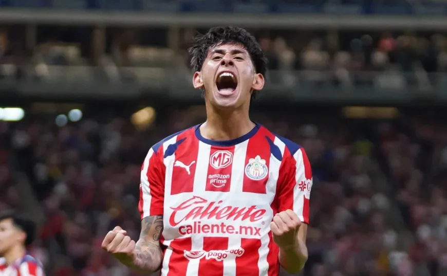 Santiago Sandoval Set to Lead Chivas Against Cruz Azul