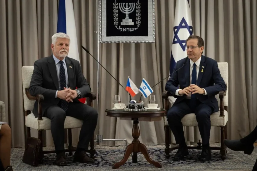 One-Third Back Israel in Czech Republic, Survey Finds