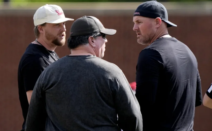 Jason Witten joins Luke Combs on stage in Norman