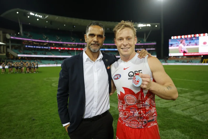 Michael O'loughlin medal returns as Swans host Collingwood in Round 10