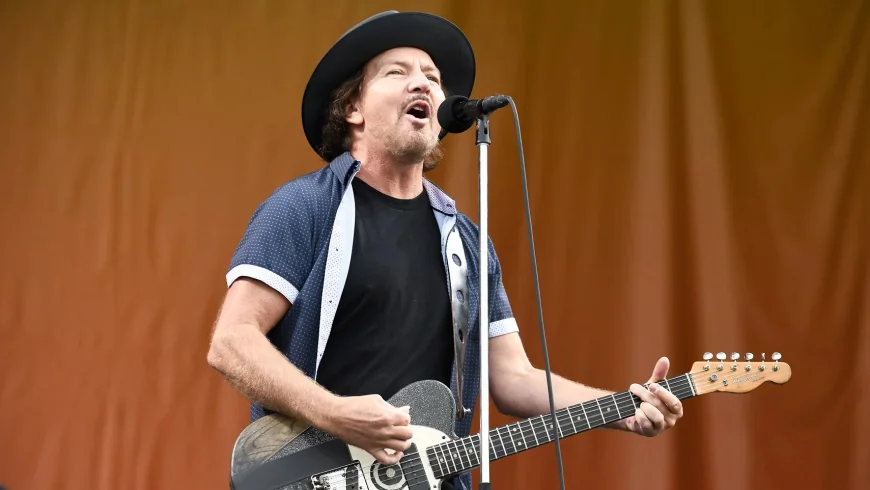 Eddie Vedder leads Pearl Jam to first show after Matt Cameron exit