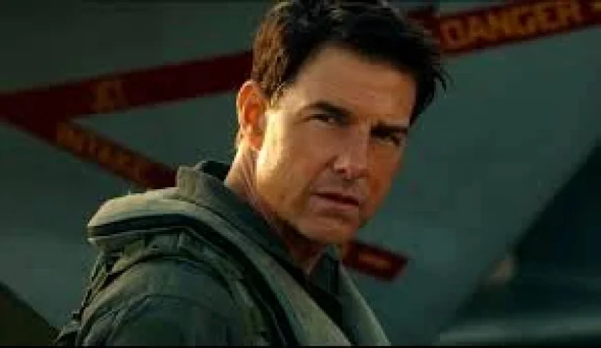 Tom Cruise Lands by Helicopter in London After Top Gun 3 Announcement