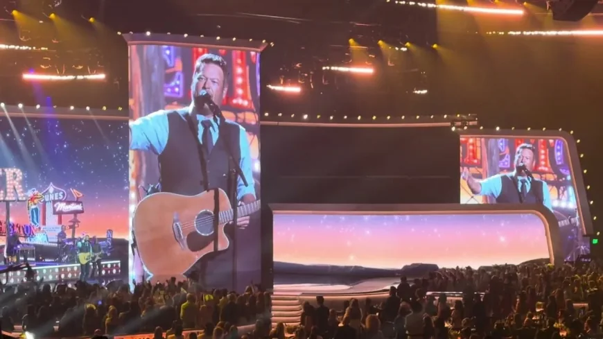 Blake Shelton Leads The Gambler Tribute at ACM Awards — Blake Shelton Acm Awards Performance