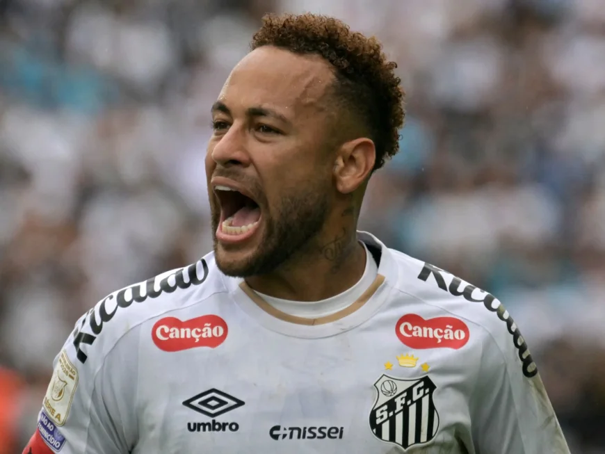 Neymar Jr Furiously Resists Wrong Substitution in Santos’s 3-0 Loss