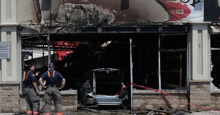 Toronto Fire Extinguishes 5-Alarm Blaze at Phatboy Fireworks