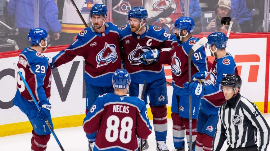 Carter Hart Stops 36 in Vegas' 4-2 Win Over Avalanche — Nhl.com