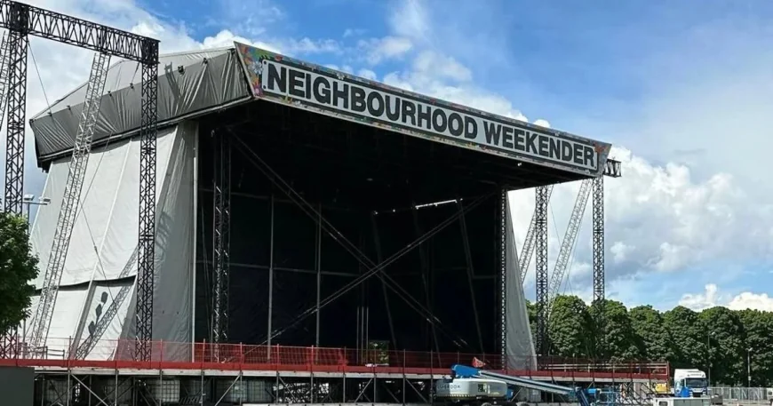 Richard Ashcroft leads Neighbourhood Weekender build at Victoria Park