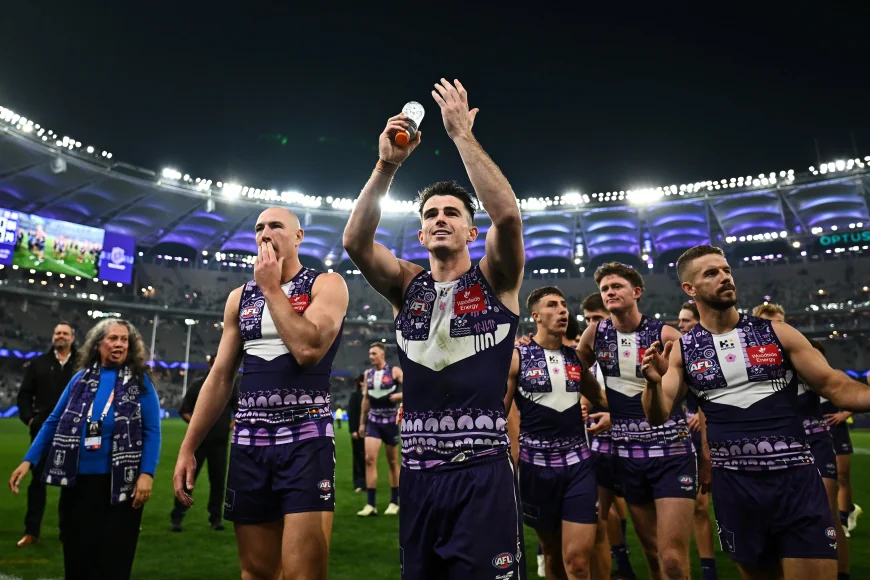 Ross Lyon Guides Fremantle to Club-Record 10th Straight Win
