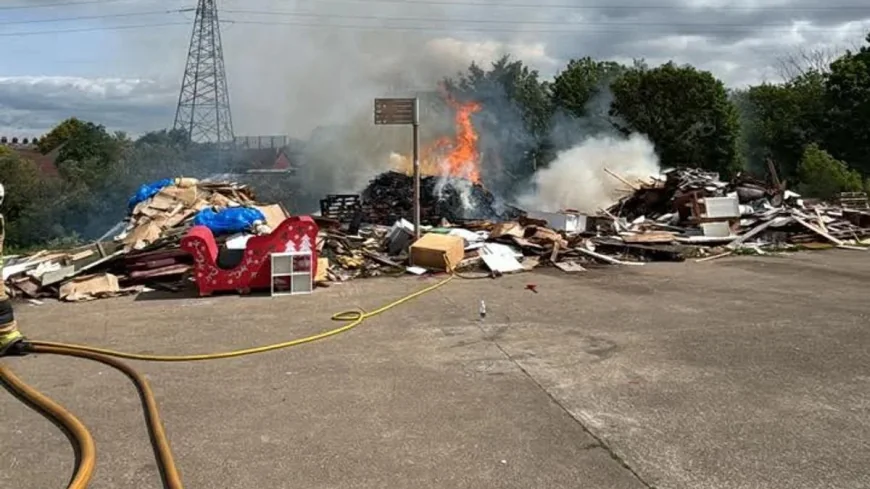 Firefighters tackle 4-appliance Belfast Fire at Flora Street bonfire site