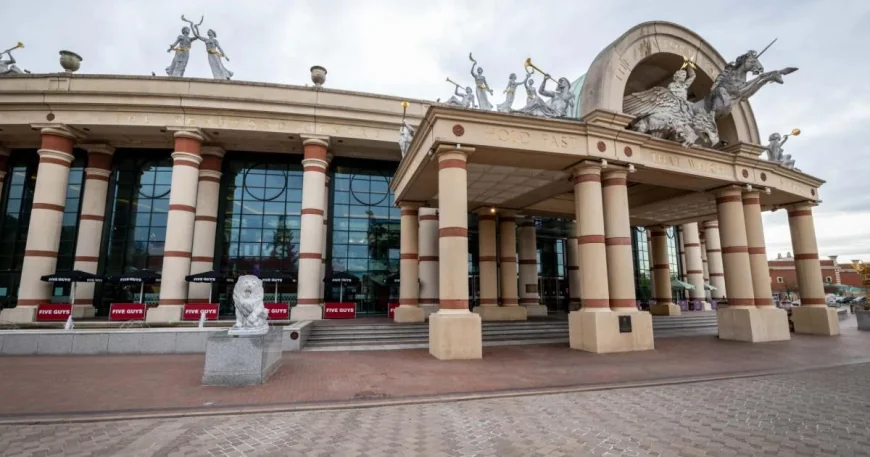 Simon Layton sets Trafford Centre four-day beauty event