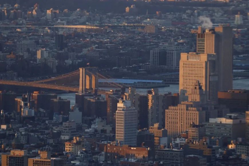 Brooklyn Bridge opened in 1883 linking Brooklyn and Manhattan
